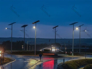 Quelle est l’efficacité des lampadaires solaires divisés ?