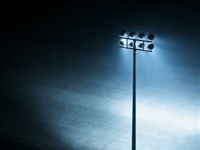 Comment choisir les meilleures lumières LED pour mât élevé pour un stade ?